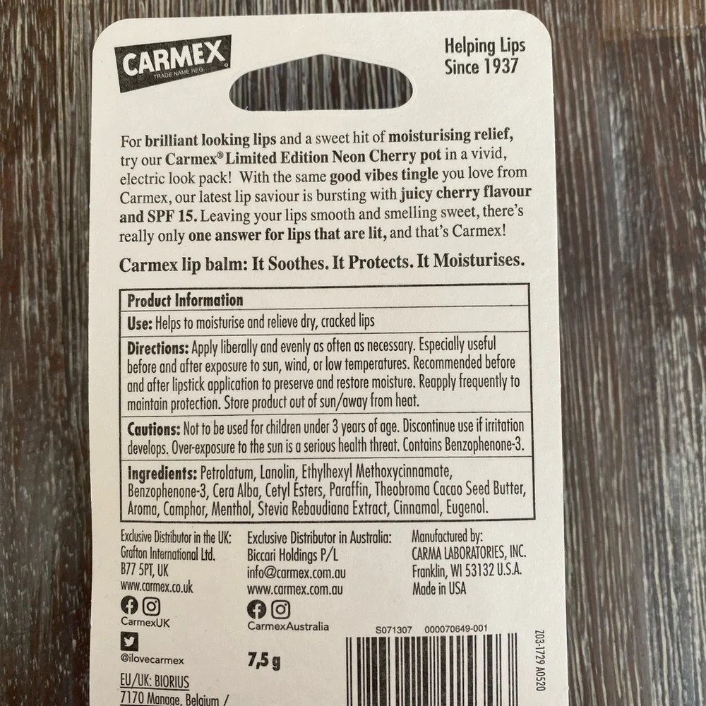 Carmex Limited Edition Neon Cherry pot Moisturing Lip Balm - Picture 2 of 3